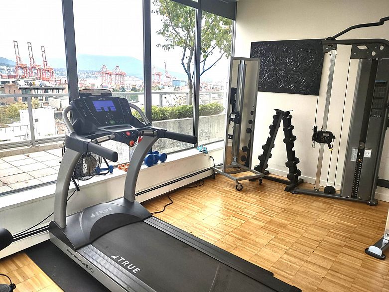 505 66 W Cordova Street