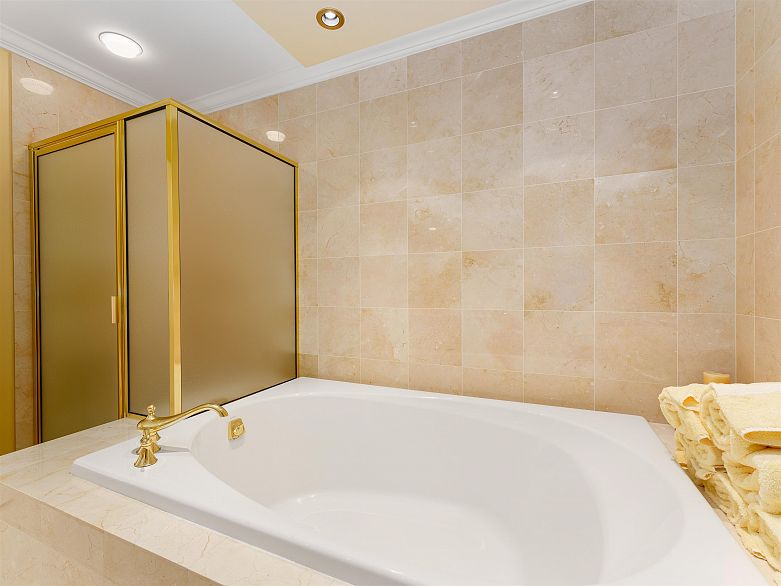 PH3 1790 Bayshore Drive