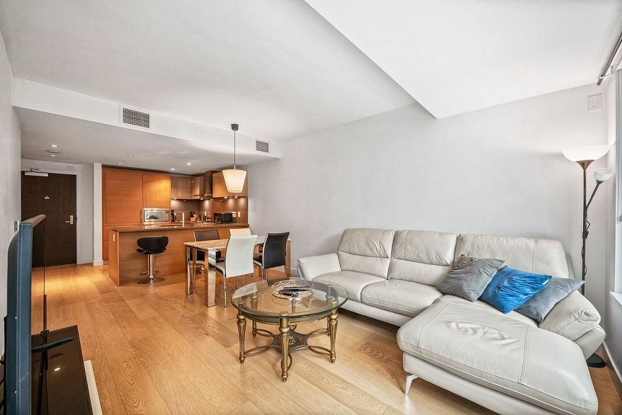 212 7128 Adera Street