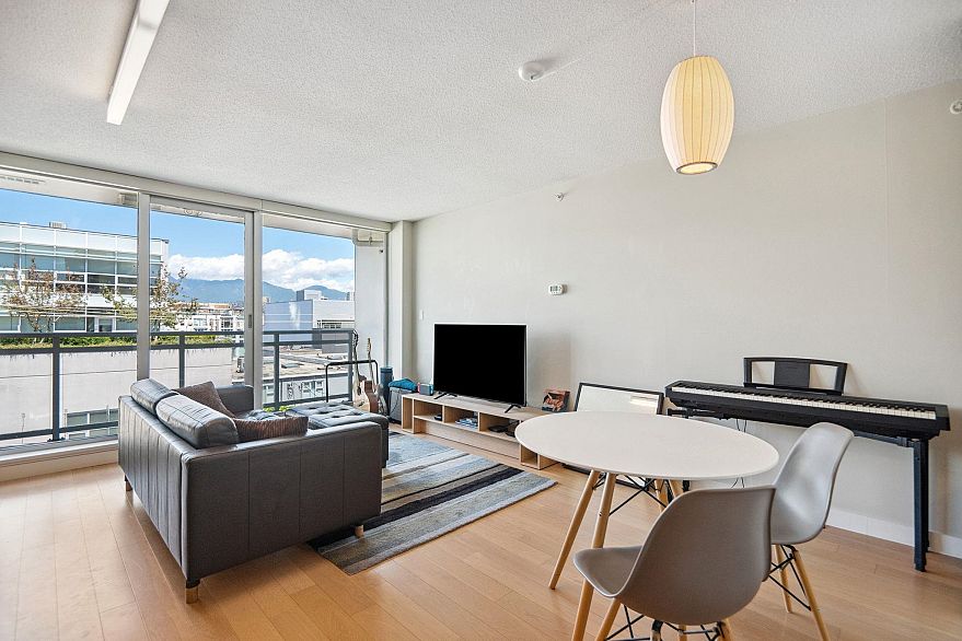 416 1635 West 3rd Avenue