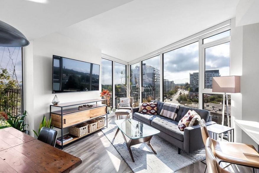 905 285 E 10th Avenue