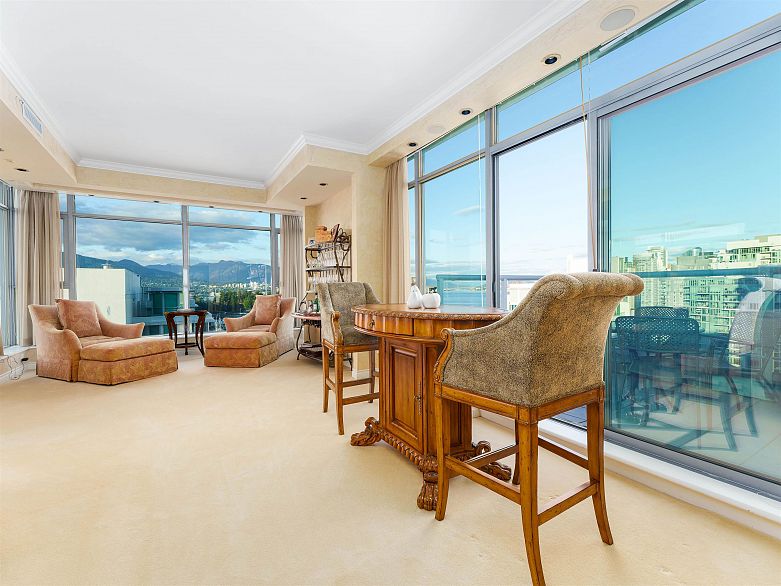 PH3 1790 Bayshore Drive