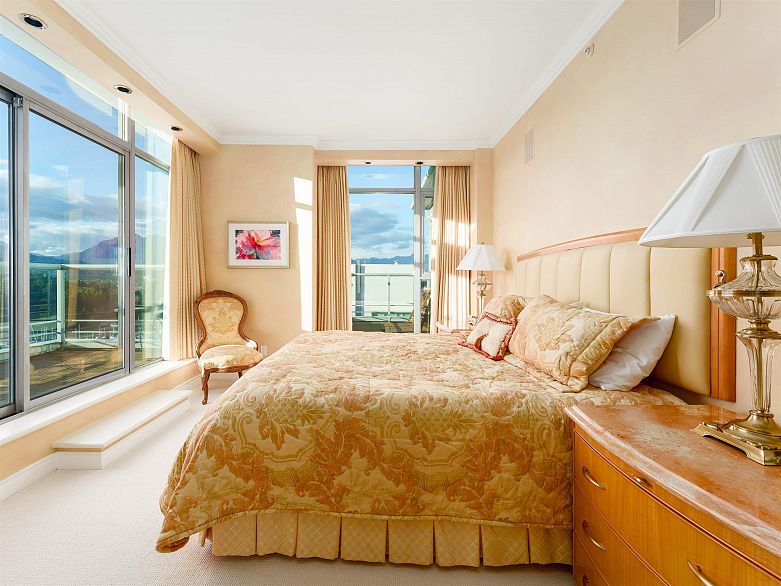 PH3 1790 Bayshore Drive