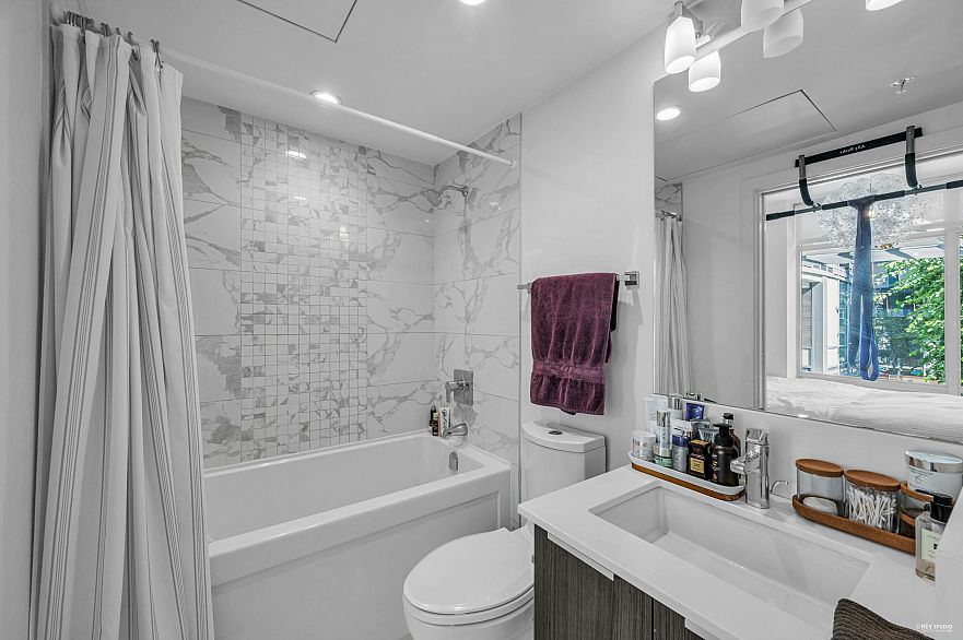 513 1283 Howe Street