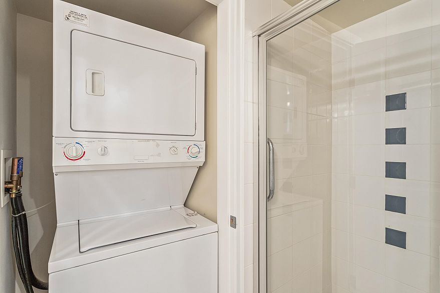 303 3580 W 41st Avenue