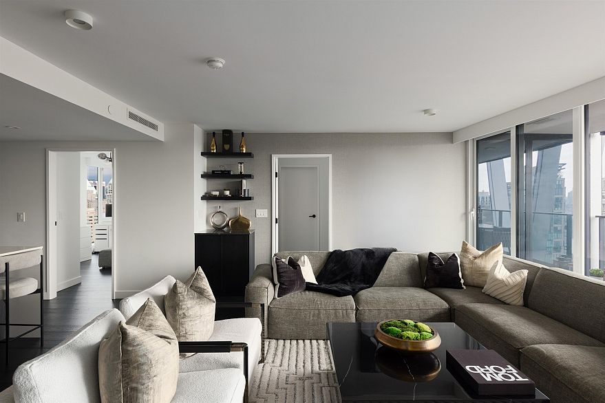 2504 1111 Richards Street