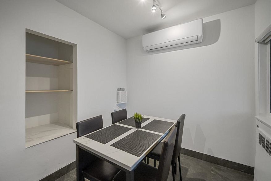 2871 E Pender Street