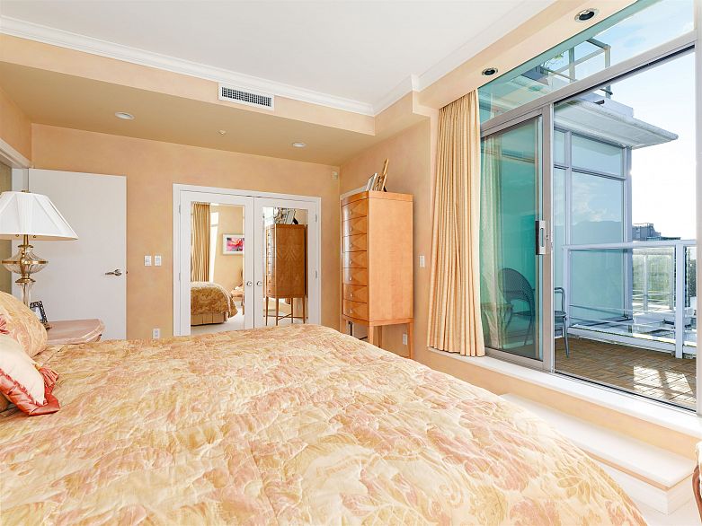 PH3 1790 Bayshore Drive