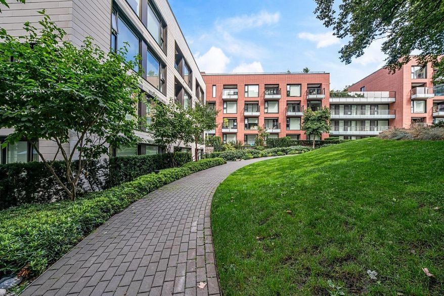 212 7128 Adera Street