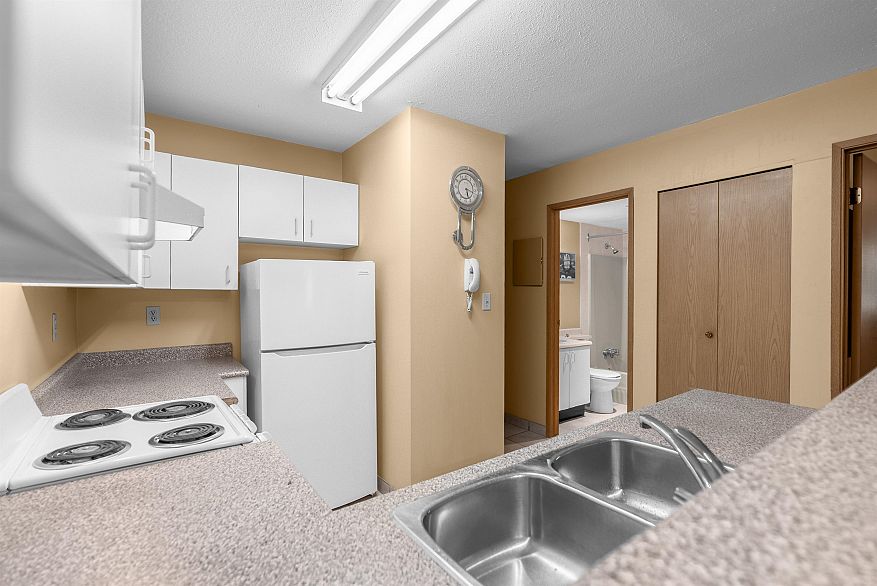 208 2255 Eton Street