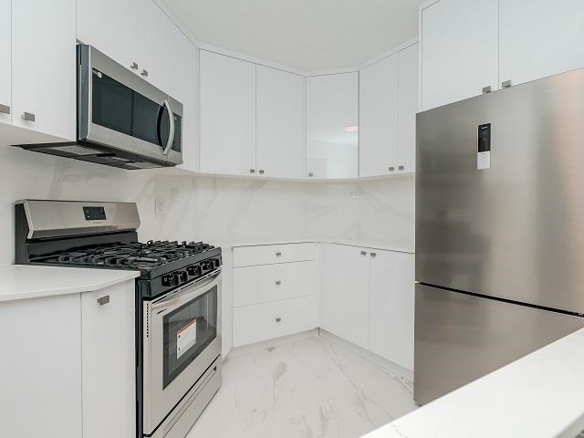 303 1415 W Georgia Street