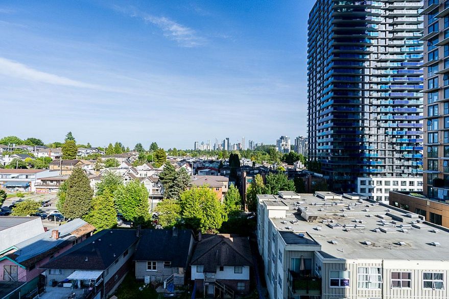 910 3489 Ascot Place