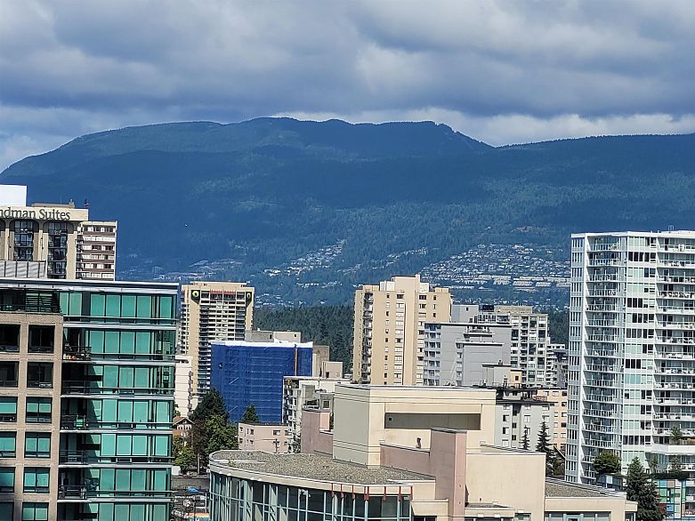 2501 1283 Howe Street