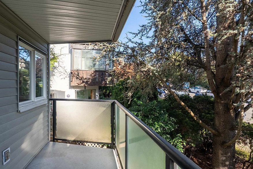 208 2255 Eton Street