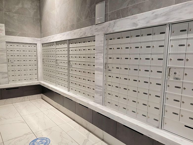 2501 1283 Howe Street