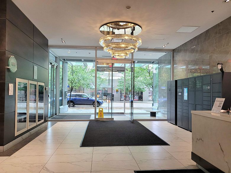 2501 1283 Howe Street