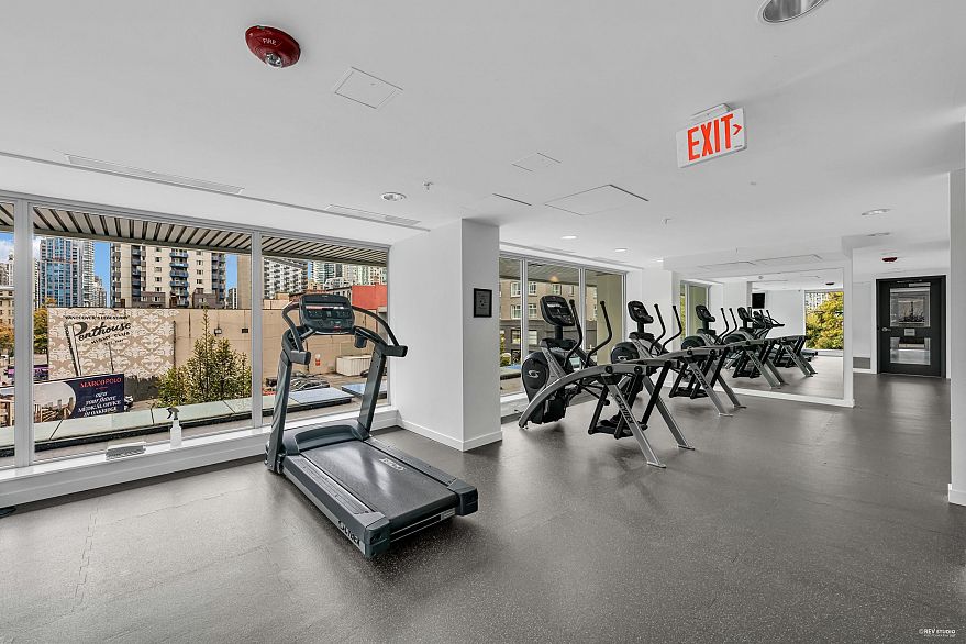 1202 999 Seymour Street