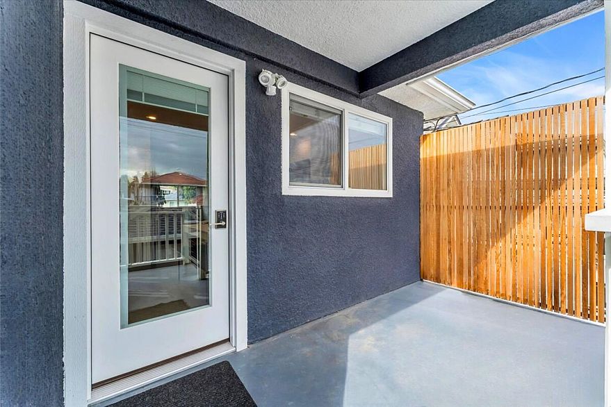 2942 E Georgia Street