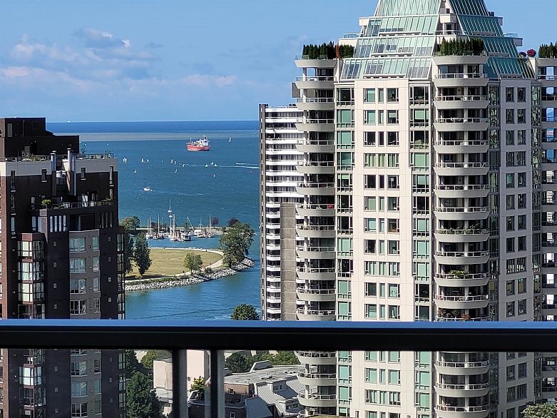 2501 1283 Howe Street