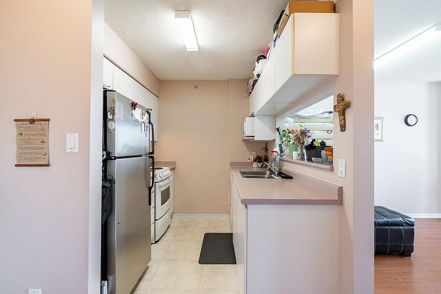 910 3489 Ascot Place