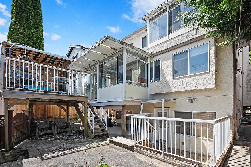 4988 Sherbrooke Street