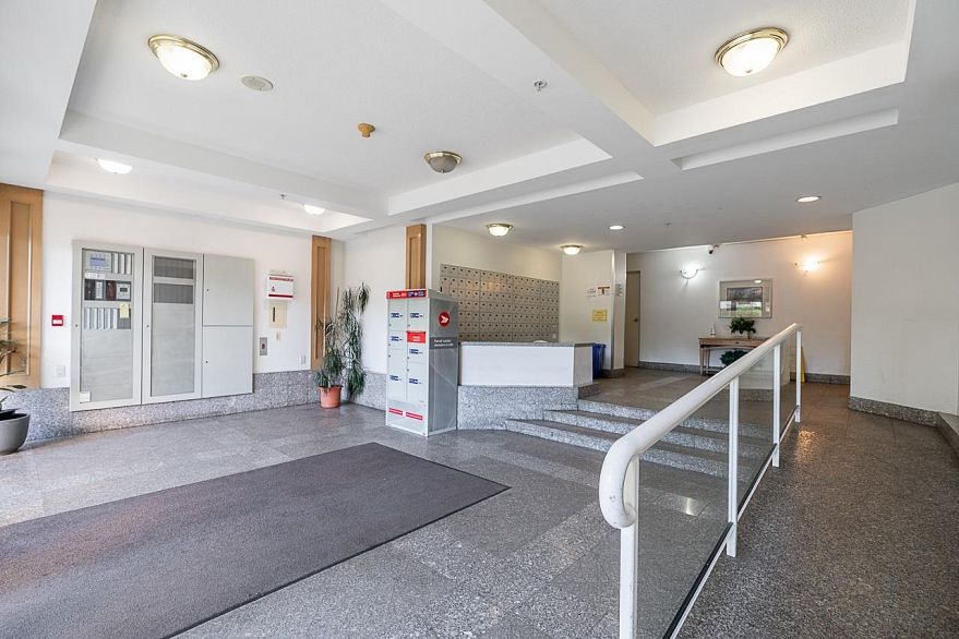 910 3489 Ascot Place