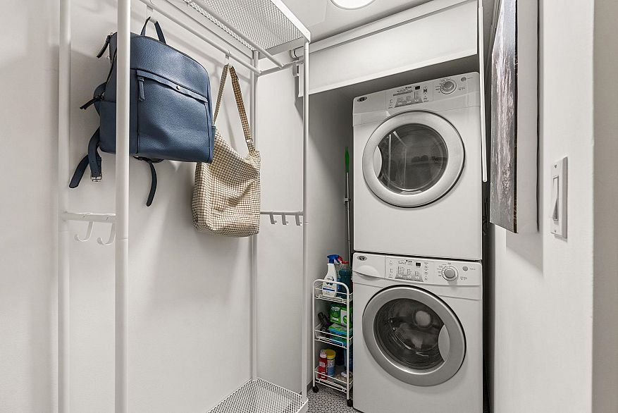 203 755 W 15th Avenue