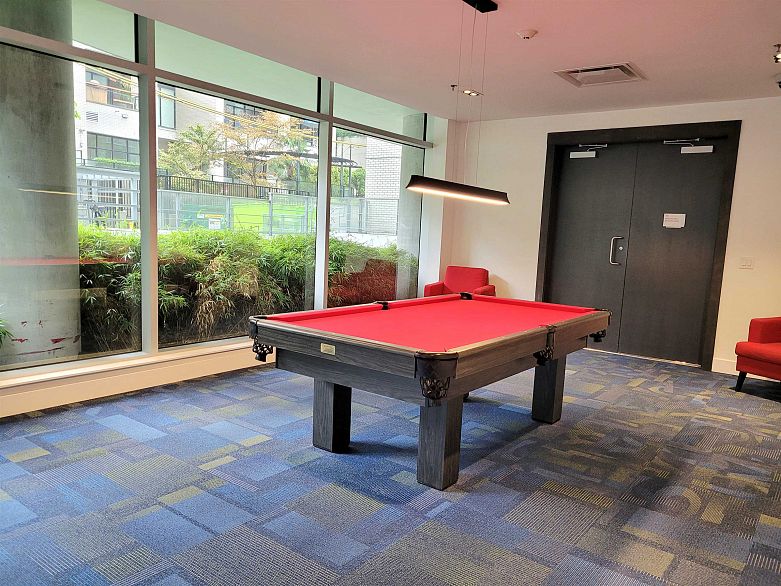 2501 1283 Howe Street