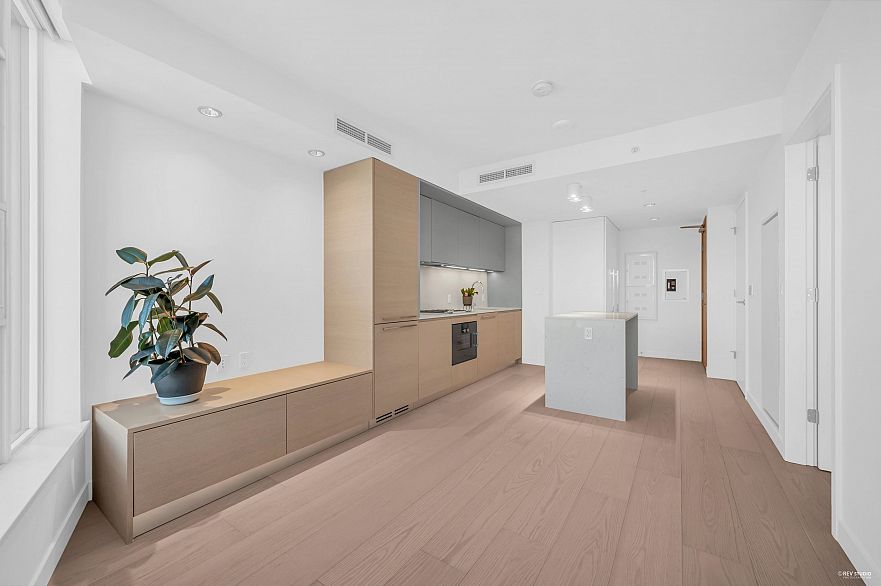 3312 1289 Hornby Street