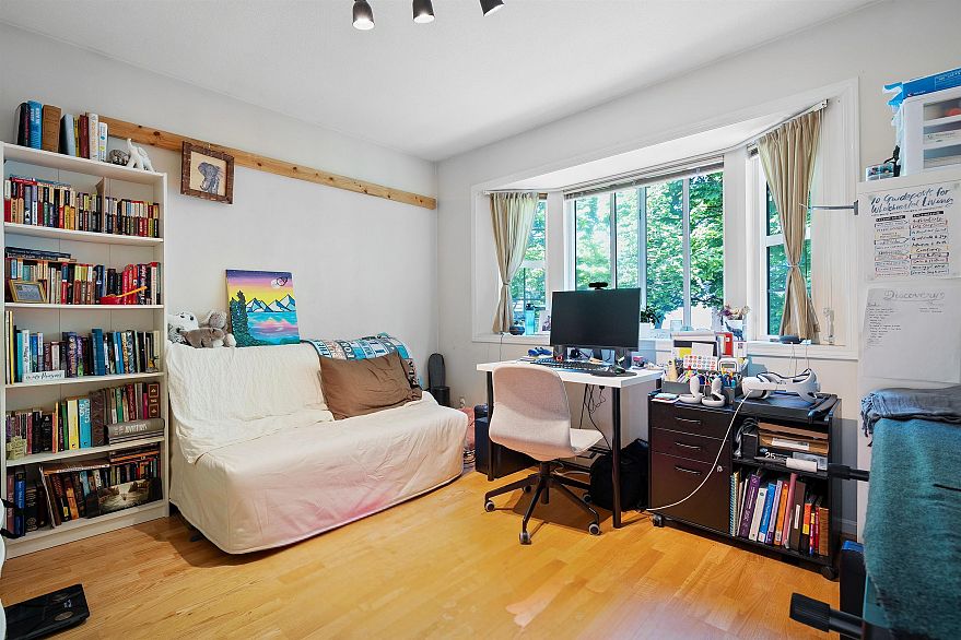 4988 Sherbrooke Street