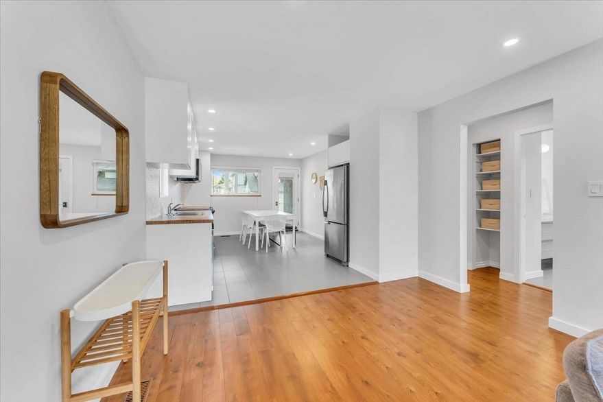 2942 E Georgia Street