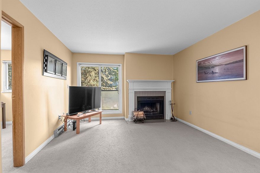 208 2255 Eton Street