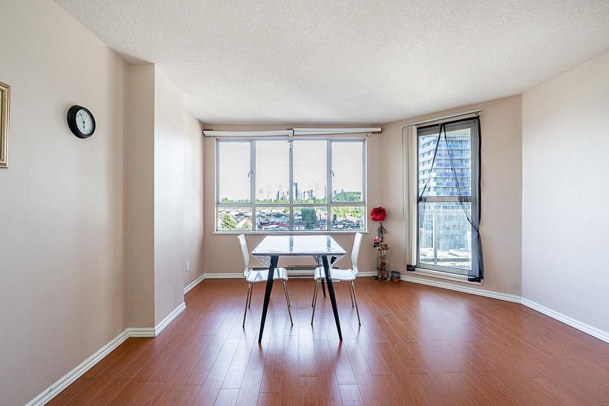 910 3489 Ascot Place