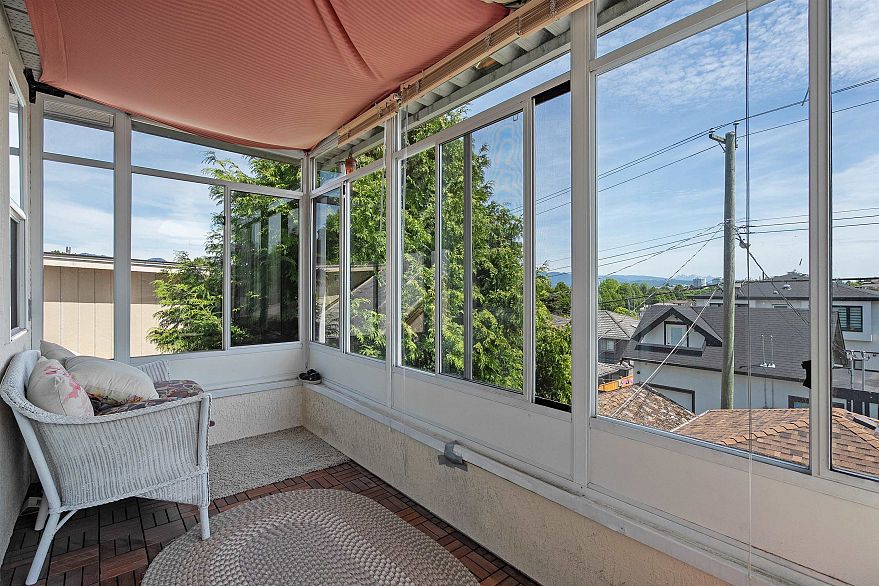 4988 Sherbrooke Street