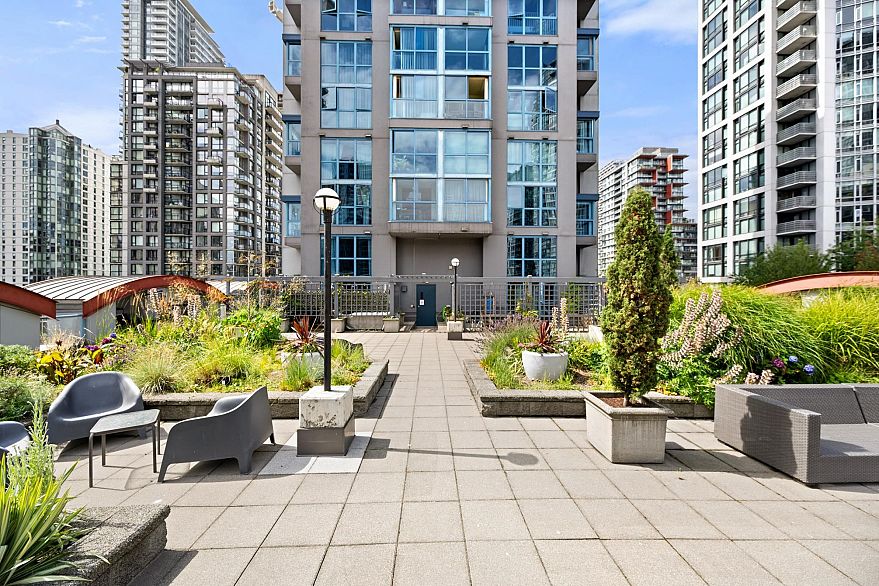 2004 1238 Seymour Street