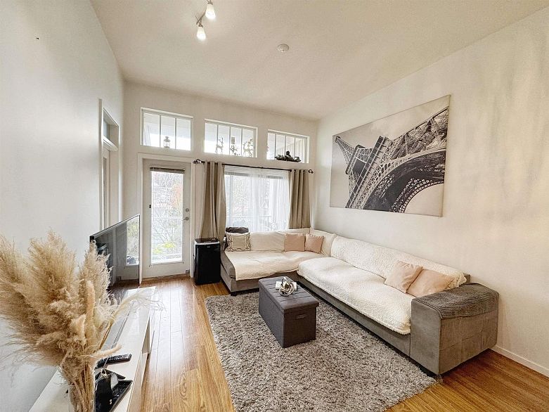 415 3651 Foster Avenue