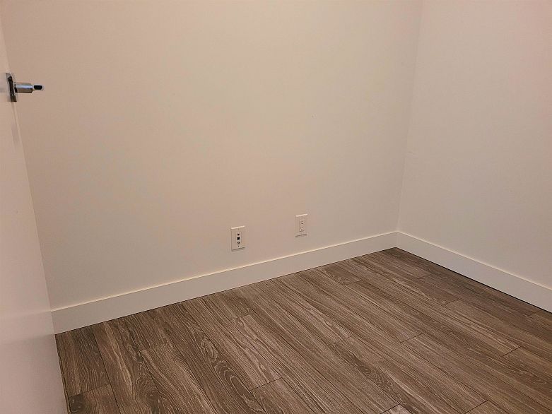 2501 1283 Howe Street