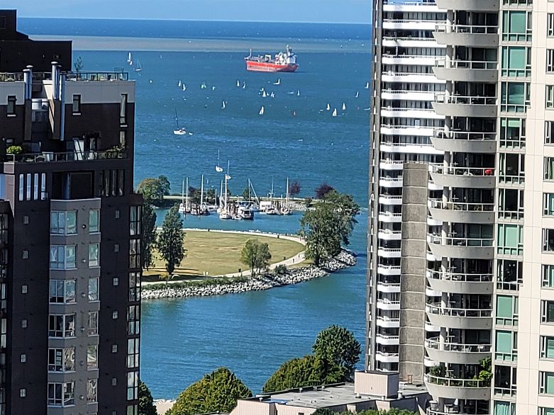 2501 1283 Howe Street