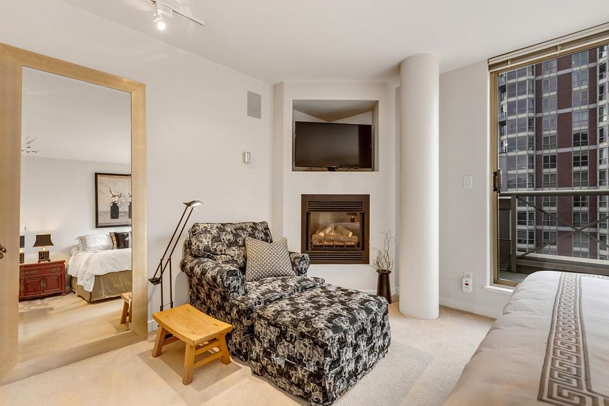 1404 819 Hamilton Street