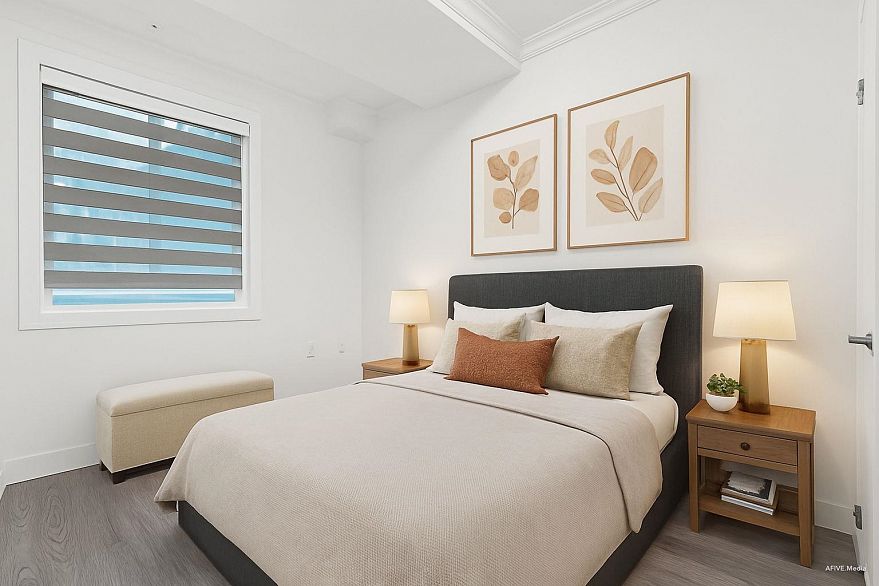 102 2122 E 32nd Avenue