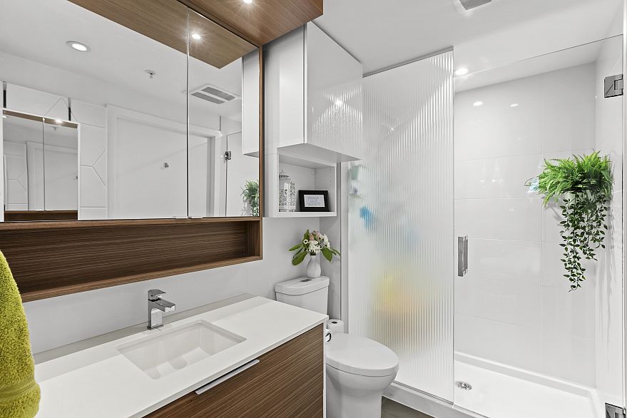 101 1661 Quebec Street