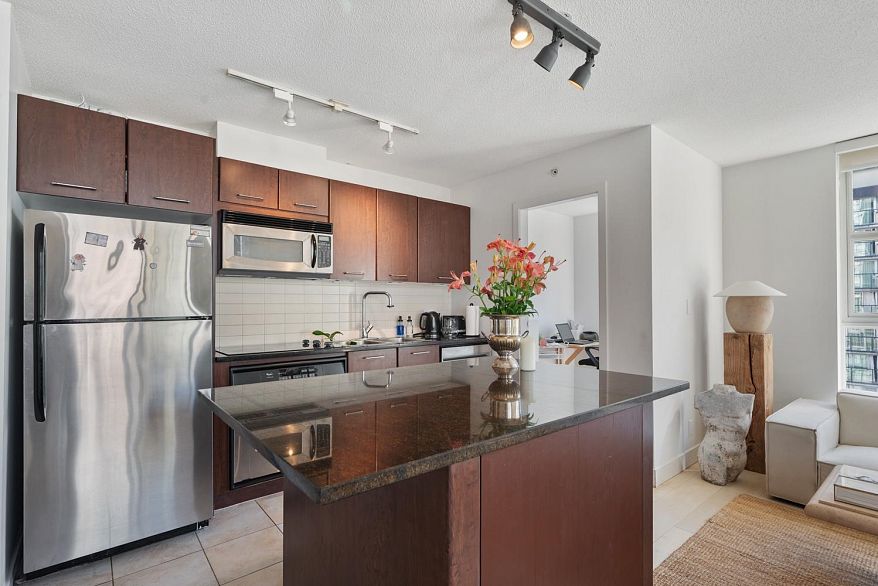 808 1199 Seymour Street