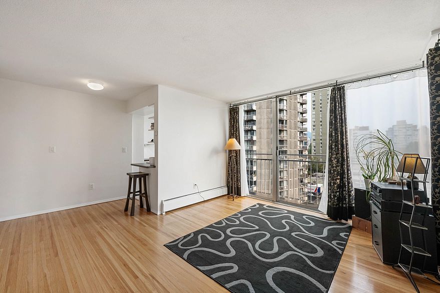 906 1250 Burnaby Street