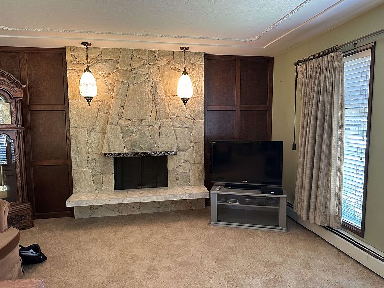 2376 Fraserview Drive