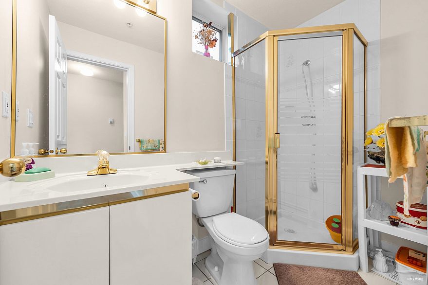 6388 Laburnum Street