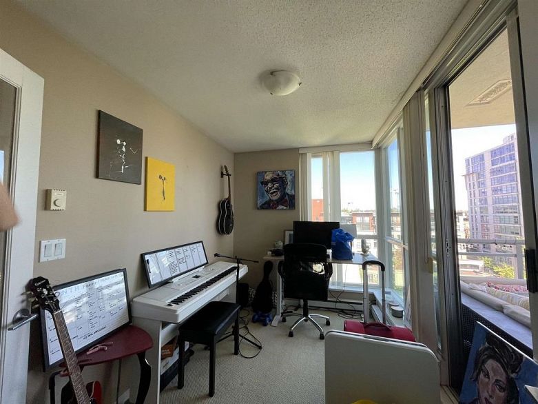 803 120 Milross Avenue