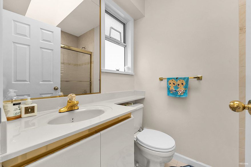 6388 Laburnum Street