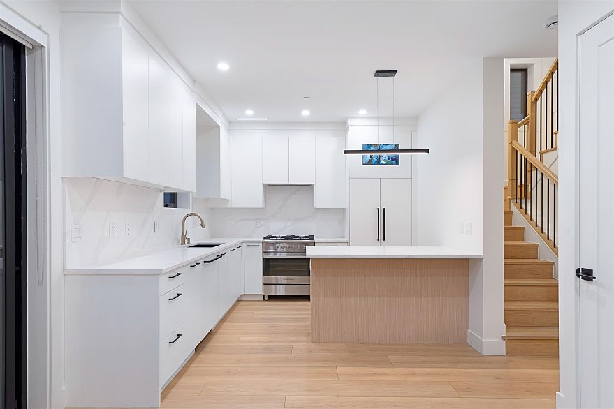 2 5315 Inverness Street