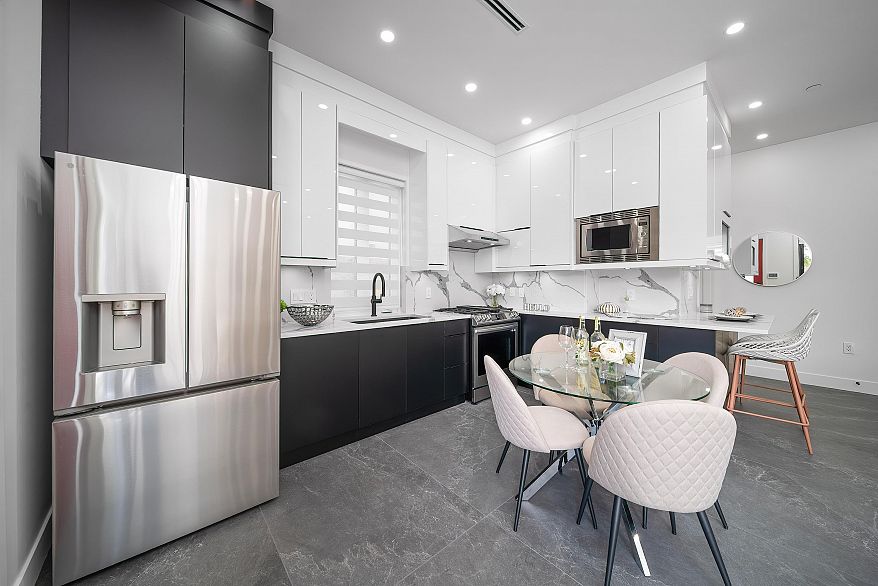 1 2777 E 27th Avenue