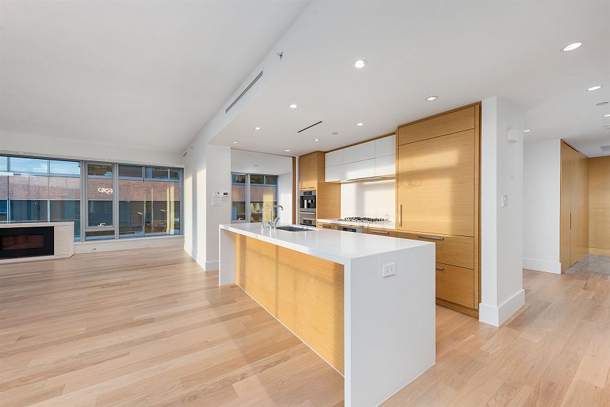 2301 667 Howe Street